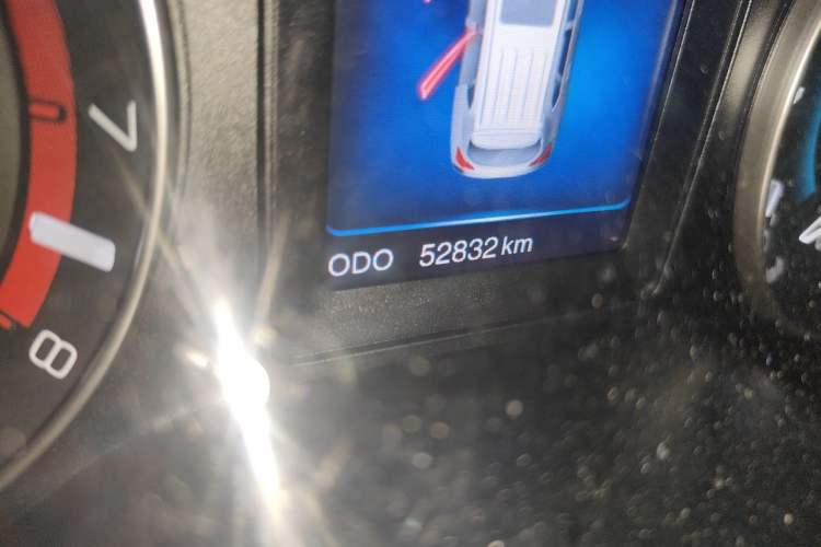 Used Haval H2 2016 Red Label 1.5T Manual Two-Wheel Drive Elite Model Odometer Close Up
