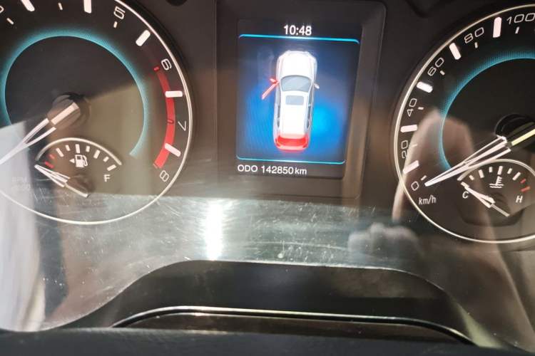 Used Haval H2 2016 Red-Label 1.5T Automatic Two-Wheel Drive Luxury Model Odometer Close Up