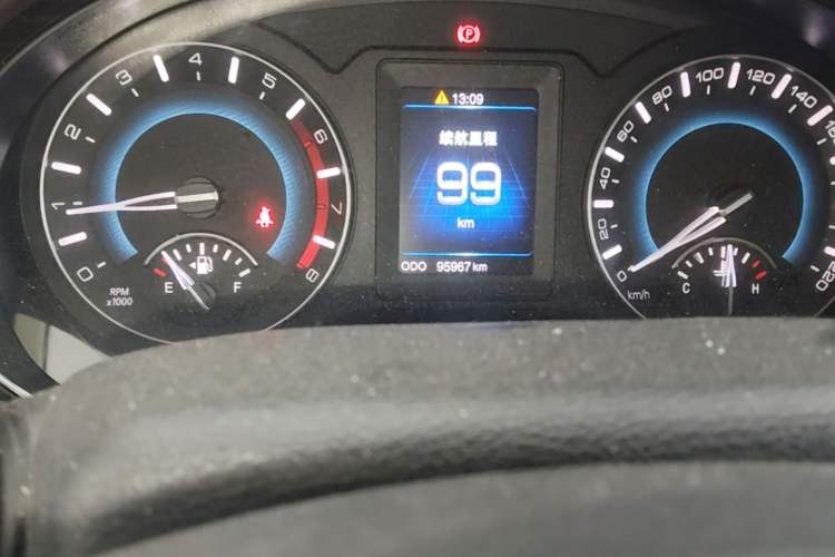 Used Haval H2 2016 Red-Label 1.5T Manual Two-Wheel Drive Luxury Model Odometer Close Up