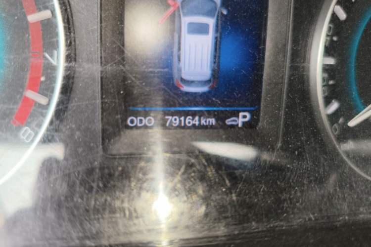 Used Haval H2 2016 Red Label 1.5T Automatic Two-Wheel Drive Elite Model Odometer Close Up