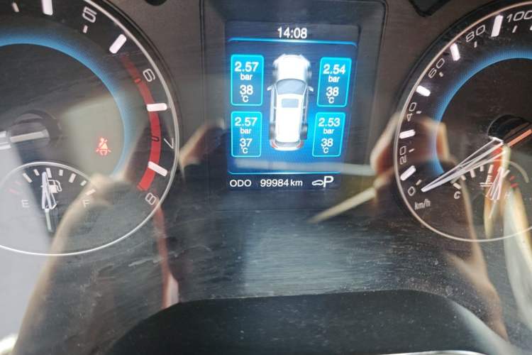 Used Haval H2 2016 Red-Label 1.5T Automatic Two-Wheel Drive Luxury Model Odometer Close Up