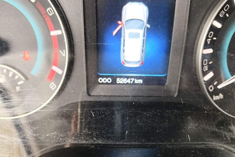 Used Haval H2 2016 Red-Label 1.5T Manual Two-Wheel Drive Luxury Model Odometer Close Up