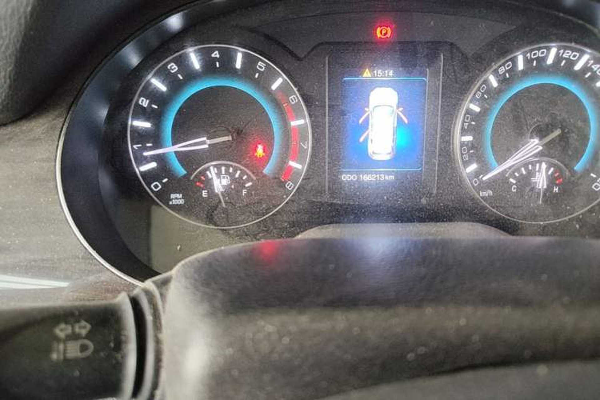 Used Haval H2 2016 Red Label 1.5T Manual Two-Wheel Drive Elite Model Odometer Close Up