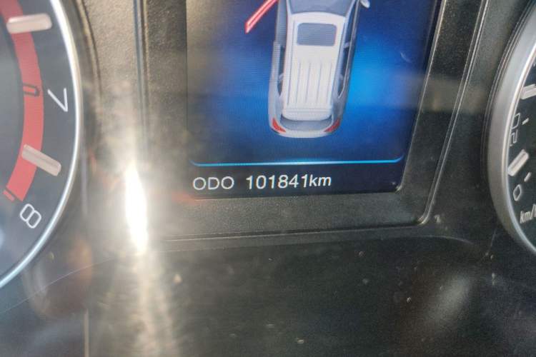 Used Haval H2 2016 Red Label 1.5T Manual Two-Wheel Drive Elite Model Odometer Close Up