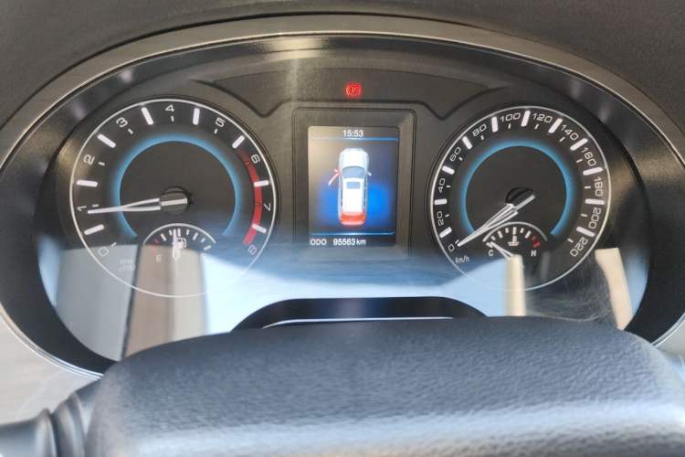 Used Haval H2 2016 Red Label 1.5T Manual Two-Wheel Drive Elite Model Odometer Close Up
