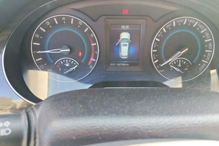 Used Haval H2 2016 Red Label 1.5T Manual Two-Wheel Drive Elite Model Odometer Close Up