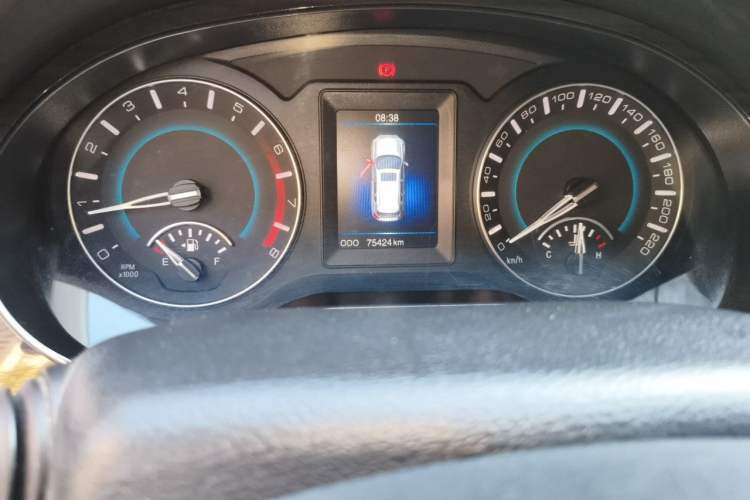 Used Haval H2 2016 Red Label 1.5T Manual Two-Wheel Drive Elite Model Odometer Close Up