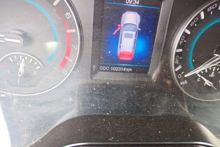 Used Haval H2 2016 Red-Label 1.5T Manual Two-Wheel Drive Luxury Model Odometer Close Up