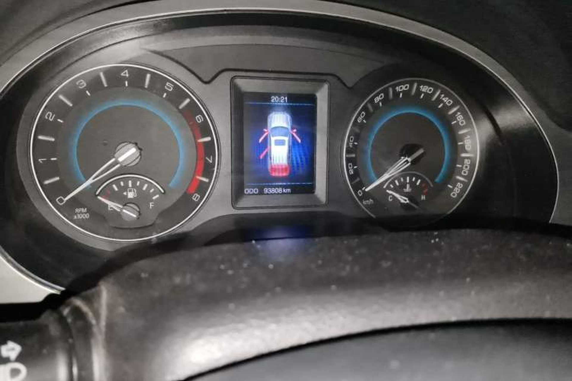 Used Haval H2 2016 Red-Label 1.5T Manual Two-Wheel Drive Comfort Model Odometer Close Up