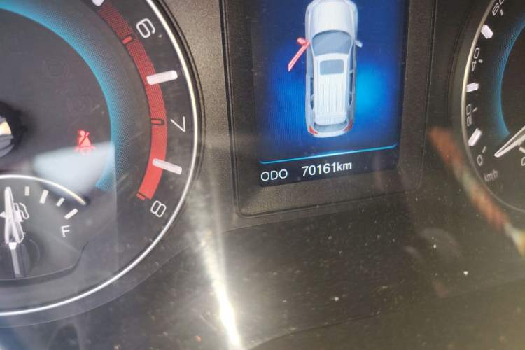 Used Haval H2 2016 Red-Label 1.5T Manual Two-Wheel Drive Luxury Model Odometer Close Up