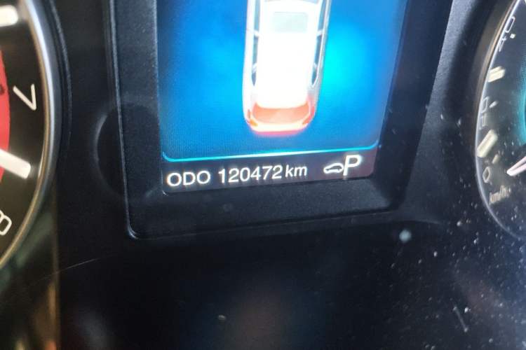 Used Haval H2 2016 Red Label 1.5T Automatic Two-Wheel Drive Prestige Model Odometer Close Up