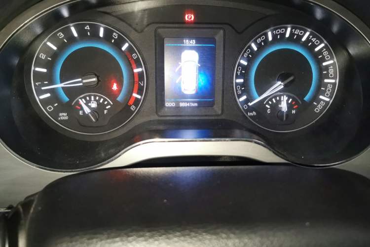 Used Haval H2 2016 Red-Label 1.5T Manual Two-Wheel Drive Luxury Model Odometer Close Up
