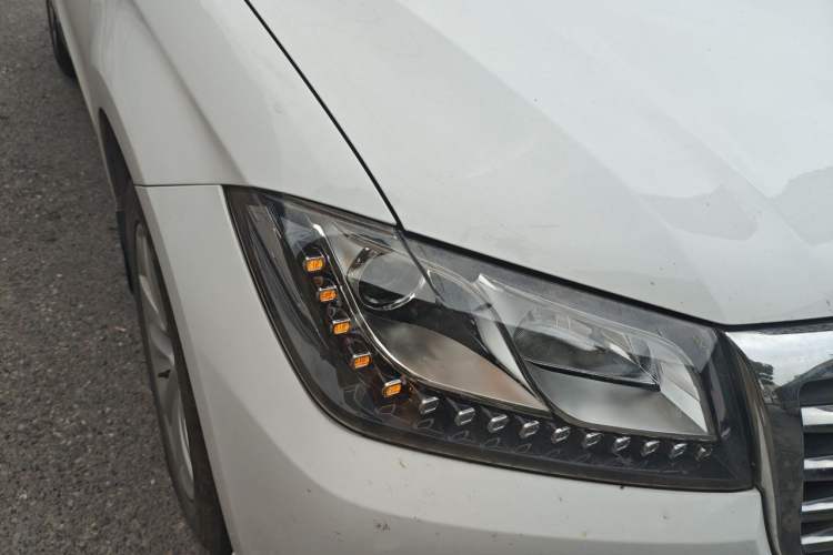 Used Haval H2 2016 Red-Label 1.5T Automatic Two-Wheel Drive Luxury Model Right Front Headlight