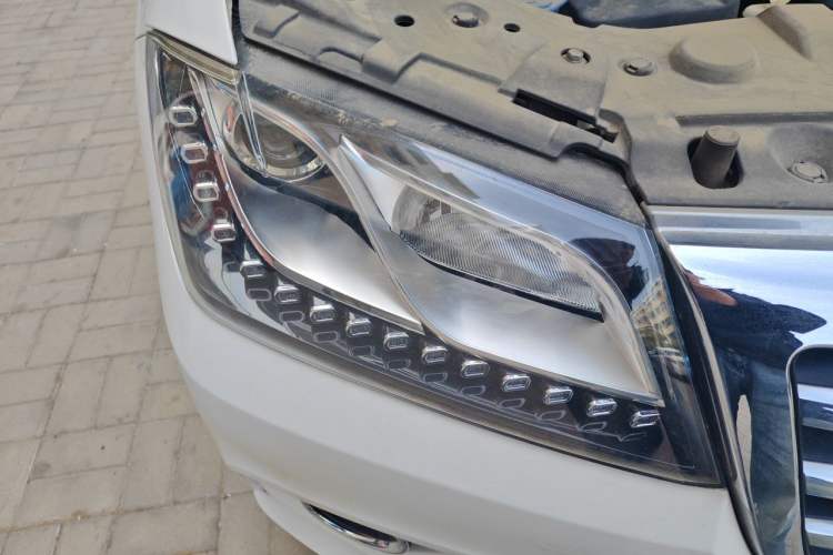 Used Haval H2 2016 Red-Label 1.5T Automatic Two-Wheel Drive Luxury Model Right Front Headlight
