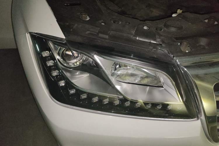 Used Haval H2 2016 Red-Label 1.5T Automatic Two-Wheel Drive Luxury Model Right Front Headlight
