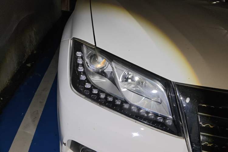 Used Haval H2 2016 Red-Label 1.5T Manual Two-Wheel Drive Luxury Model Right Front Headlight