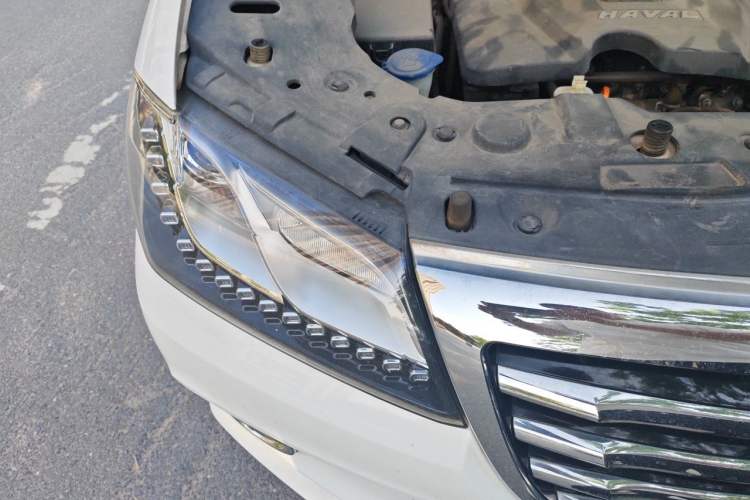 Used Haval H2 2016 Red-Label 1.5T Automatic Two-Wheel Drive Luxury Model Right Front Headlight
