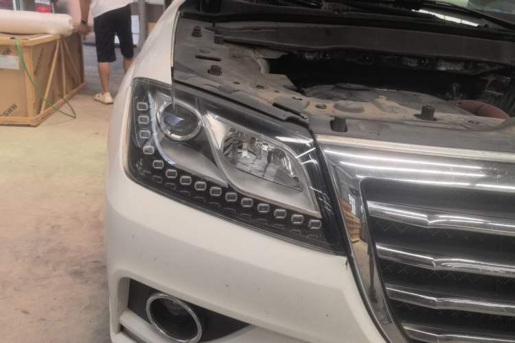 Used Haval H2 2016 Red Label 1.5T Manual Two-Wheel Drive Elite Model Right Front Headlight