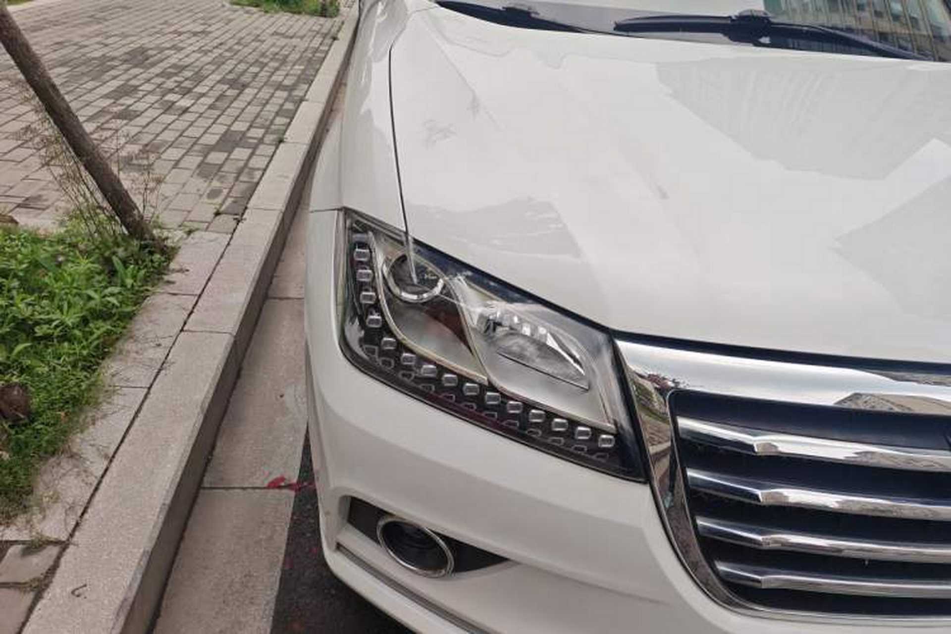 Used Haval H2 2016 Red Label 1.5T Automatic Two-Wheel Drive Elite Model Right Front Headlight