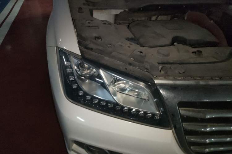 Used Haval H2 2016 Red-Label 1.5T Automatic Two-Wheel Drive Luxury Model Right Front Headlight