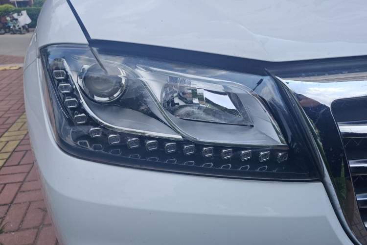 Used Haval H2 2016 Red-Label 1.5T Automatic Two-Wheel Drive Luxury Model Right Front Headlight