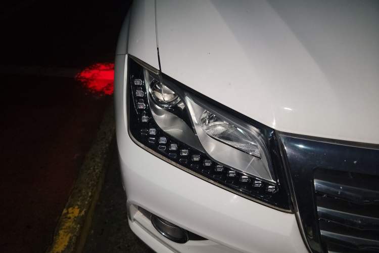 Used Haval H2 2016 Red-Label 1.5T Automatic Two-Wheel Drive Luxury Model Right Front Headlight