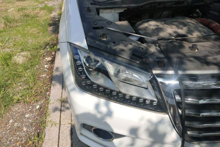 Used Haval H2 2016 Red Label 1.5T Manual Two-Wheel Drive Elite Model Right Front Headlight