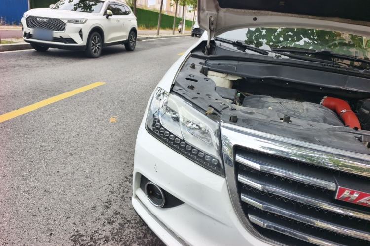 Used Haval H2 2016 Red-Label 1.5T Automatic Two-Wheel Drive Luxury Model Right Front Headlight