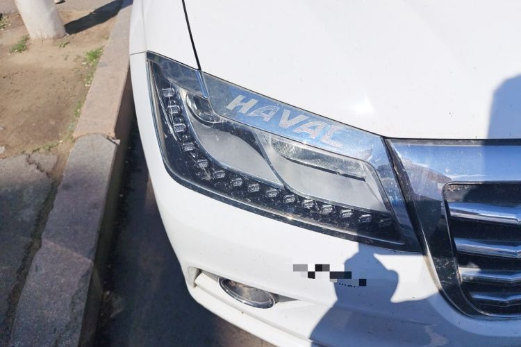 Used Haval H2 2016 Red Label 1.5T Manual Two-Wheel Drive Elite Model Right Front Headlight