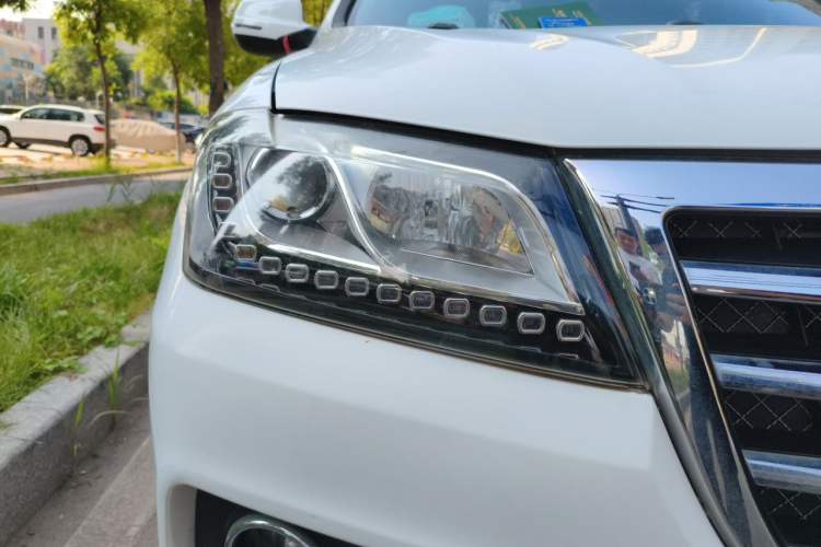 Used Haval H2 2016 Red Label 1.5T Manual Two-Wheel Drive Elite Model Right Front Headlight