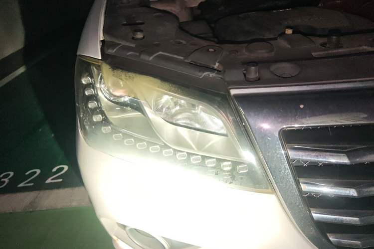 Used Haval H2 2016 Red-Label 1.5T Automatic Two-Wheel Drive Luxury Model Right Front Headlight