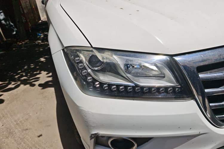 Used Haval H2 2016 Red Label 1.5T Manual Two-Wheel Drive Elite Model Right Front Headlight
