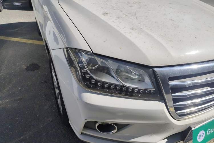 Used Haval H2 2016 Red-Label 1.5T Manual Two-Wheel Drive Luxury Model Right Front Headlight