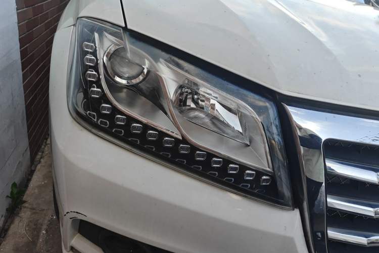 Used Haval H2 2016 Red Label 1.5T Manual Two-Wheel Drive Elite Model Right Front Headlight