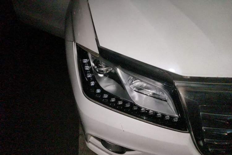 Used Haval H2 2016 Red-Label 1.5T Manual Two-Wheel Drive Comfort Model Right Front Headlight