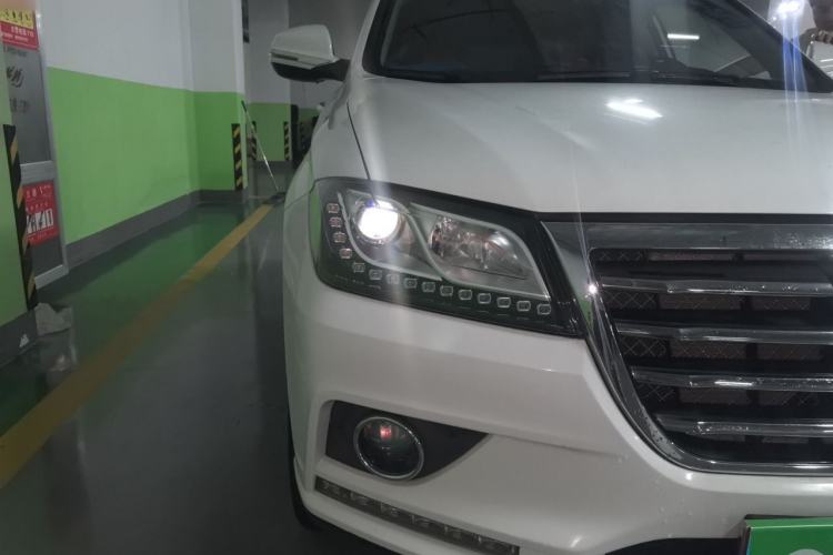 Used Haval H2 2016 Red-Label 1.5T Manual Two-Wheel Drive Comfort Model Right Front Headlight