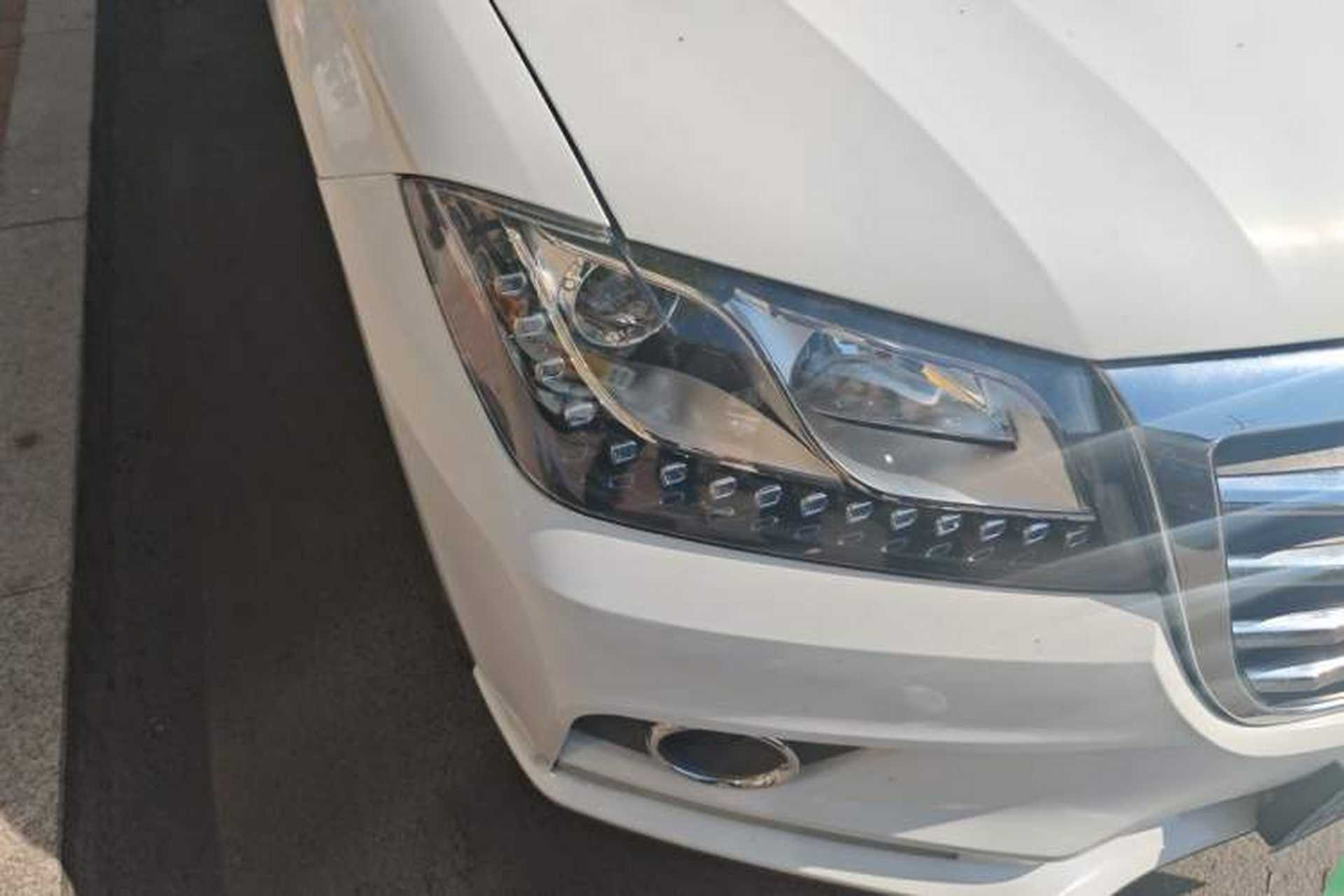 Used Haval H2 2016 Red Label 1.5T Automatic Two-Wheel Drive Elite Model Right Front Headlight
