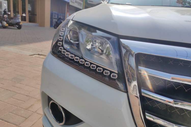 Used Haval H2 2016 Red-Label 1.5T Automatic Two-Wheel Drive Luxury Model Right Front Headlight