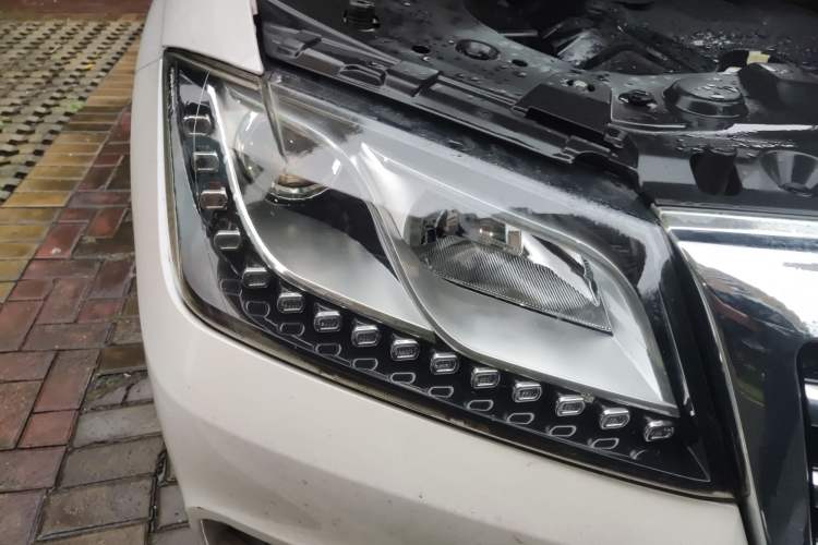 Used Haval H2 2016 Red-Label 1.5T Automatic Two-Wheel Drive Luxury Model Right Front Headlight