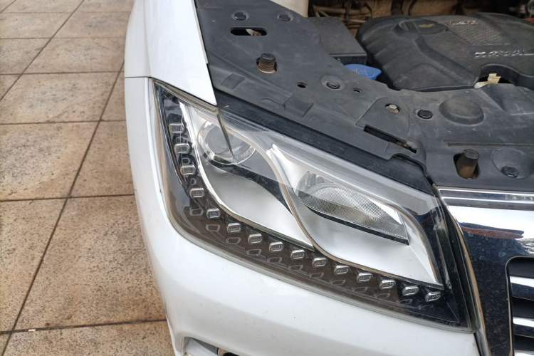 Used Haval H2 2016 Red-Label 1.5T Manual Two-Wheel Drive Comfort Model Right Front Headlight