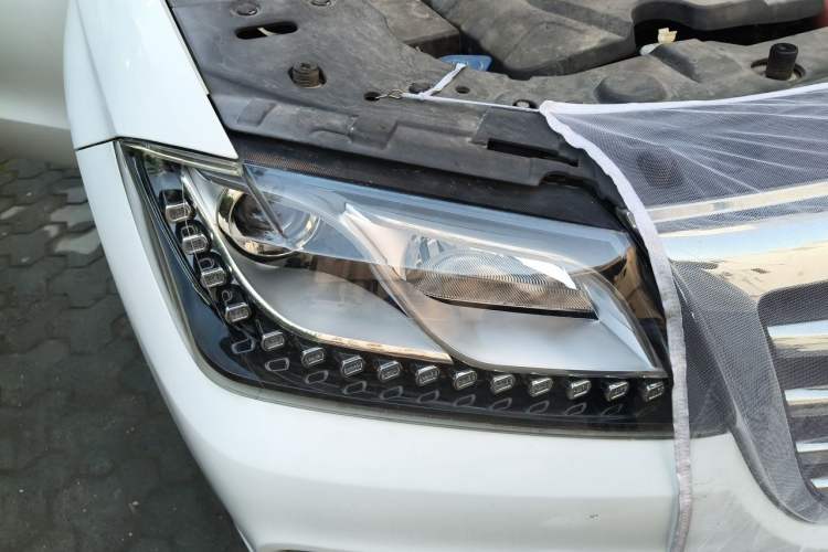 Used Haval H2 2016 Red-Label 1.5T Automatic Two-Wheel Drive Luxury Model Right Front Headlight
