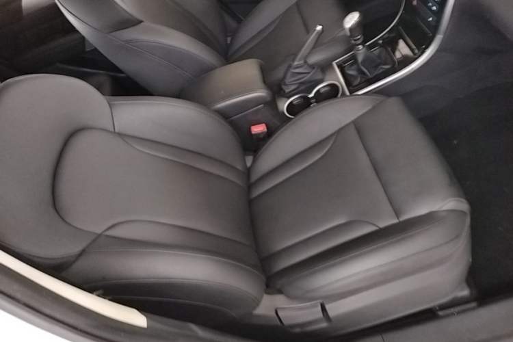 Used Haval H2 2016 Red Label 1.5T Manual Two-Wheel Drive Elite Model Right Front Seat