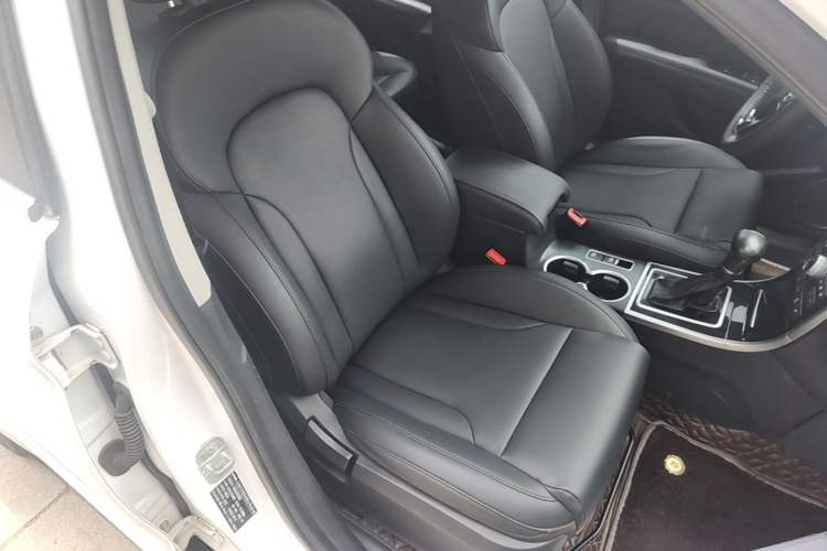 Used Haval H2 2016 Red-Label 1.5T Automatic Two-Wheel Drive Luxury Model Right Front Seat