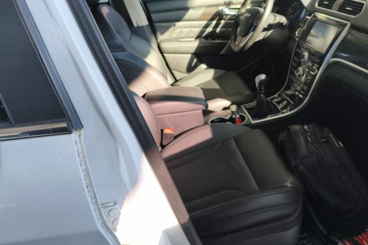 Used Haval H2 2016 Red-Label 1.5T Manual Two-Wheel Drive Luxury Model Right Front Seat