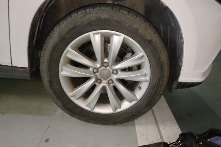 Used Haval H2 2016 Red Label 1.5T Automatic Two-Wheel Drive Elite Model Right Front Wheel Hub