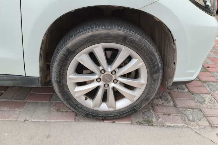 Used Haval H2 2016 Red-Label 1.5T Manual Two-Wheel Drive Luxury Model Right Front Wheel Hub