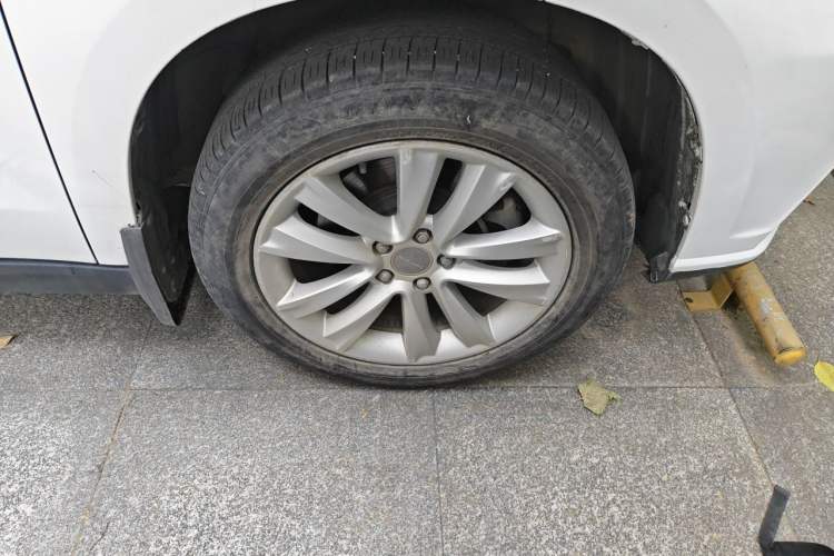 Used Haval H2 2016 Red-Label 1.5T Manual Two-Wheel Drive Luxury Model Right Front Wheel Hub