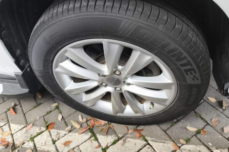 Used Haval H2 2016 Red Label 1.5T Automatic Two-Wheel Drive Elite Model Right Front Wheel Hub