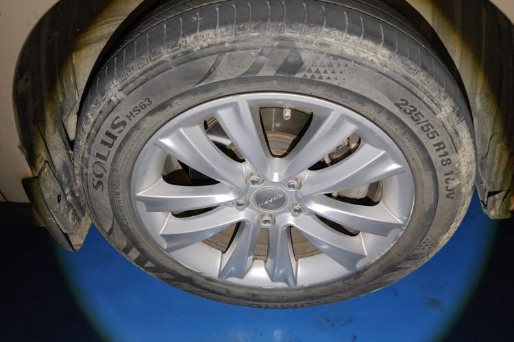 Used Haval H2 2016 Red-Label 1.5T Manual Two-Wheel Drive Luxury Model Right Front Wheel Hub