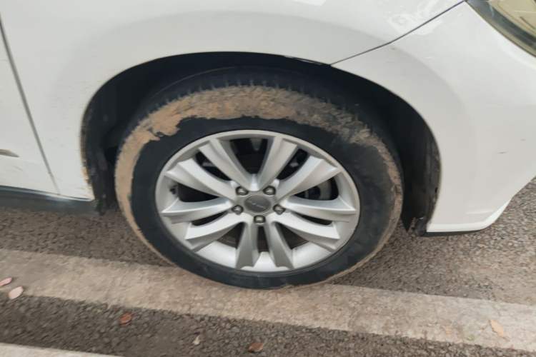 Used Haval H2 2016 Red-Label 1.5T Manual Two-Wheel Drive Luxury Model Right Front Wheel Hub